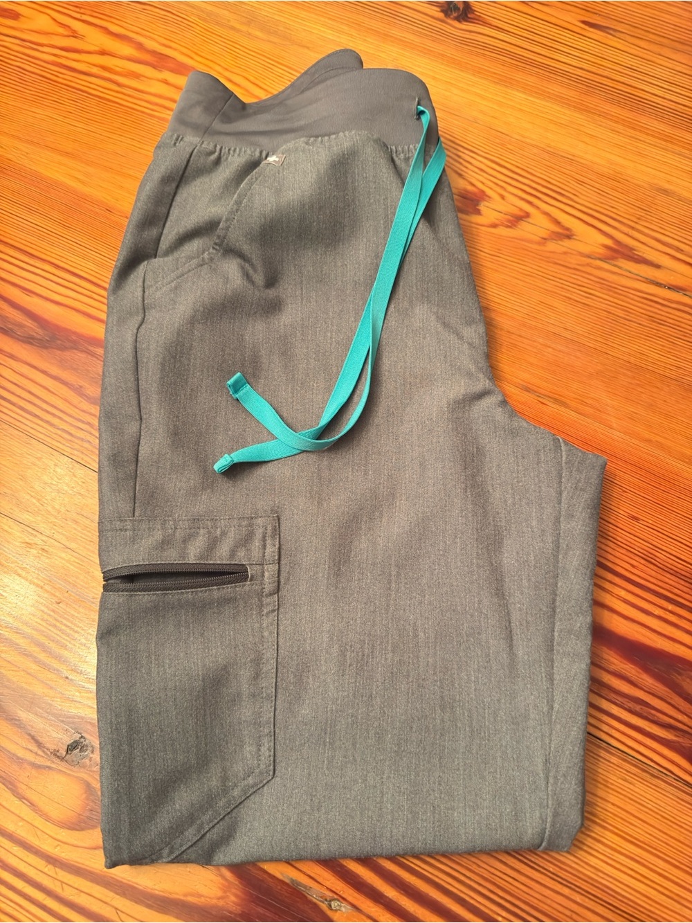 FIGS High-Waisted Zamora Jogger Scrub Pants – Heather Denim Gray – Size Small